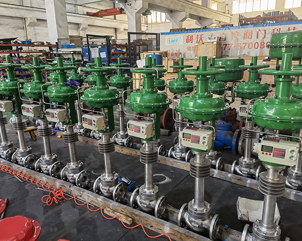 大菠萝网站污电动开关球阀展示